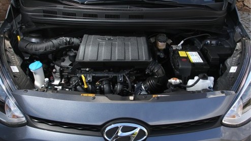 Autotest van nieuwe Hyundai i10 1.0 i-Motion met diverse opties, de nieuwe kleine Koreaan die claimt de langste, breedste en stilste auto in zijn klasse te zijn. En met de grootste bagageruimte.