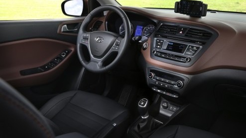 Autotest nieuwe Hyundai i20 1.2, die vanaf december 2014 bij de dealer staat.