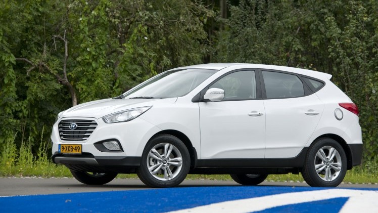 Hyundai heeft de ix35 op waterstof een prijs gegeven. Hij moet 55.000 euro kosten volgens de importeur. Let wel: dat is de prijs znder BTW.