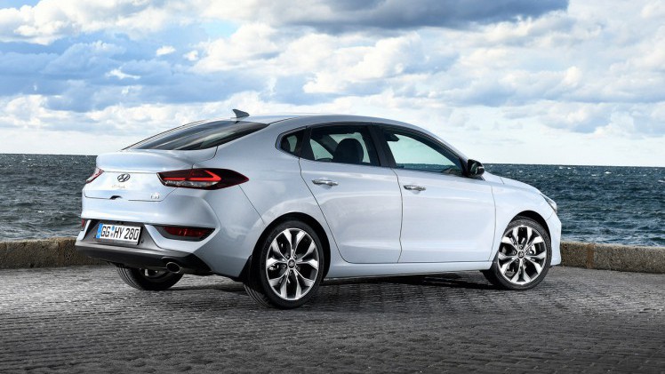 Hyundai maakt complete leveringsprogramma i30 Fastback bekend.