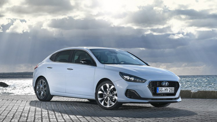 Hyundai maakt complete leveringsprogramma i30 Fastback bekend.
