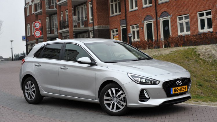 Hyundai lanceert de derde generatie van de Europese i30 hatchback. Een auto die duidelijk aan rijkwaliteiten heeft gewonnen. AutoVandaag deed een rijtest.