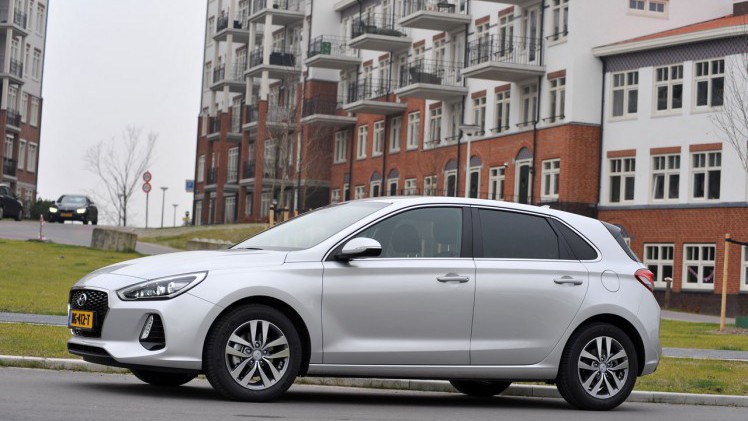 Hyundai lanceert de derde generatie van de Europese i30 hatchback. Een auto die duidelijk aan rijkwaliteiten heeft gewonnen. AutoVandaag deed een rijtest.