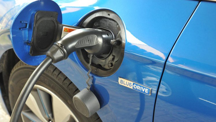 Hyundai levert als derde versie van de Ioniq nu de gunstig geprijsde plug-in hybrid.