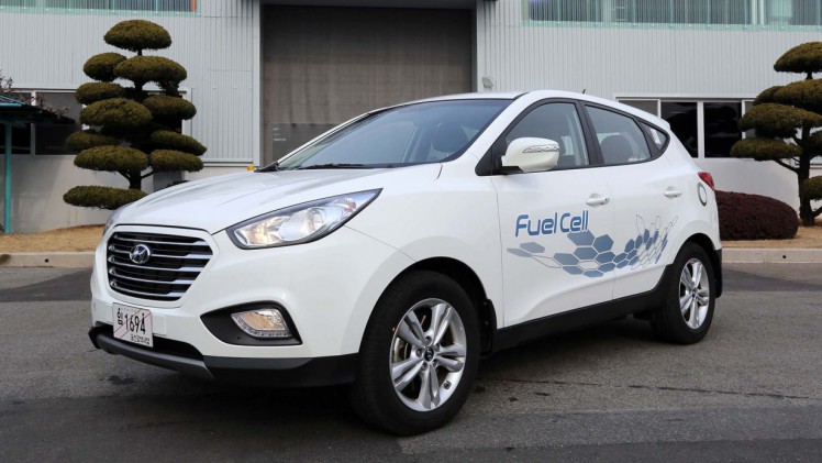 Hyundai gaat met de zelfrijdende ix35 FCEV Fuel Cell naar de Amerikaanse staat Nevada om daar de techniek voor autonoom rijden op de proef te stellen.