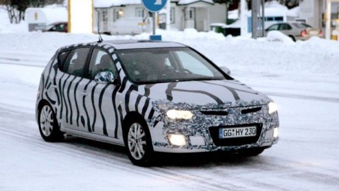 Afgelopen december konden we je al fotos laten zien van Hyundais nieuwste middenklasser, maar toen was deze nog flink ingepakt. Op de nieuwe fotos is het al een stuk duidelijker wat we kunnen verwa