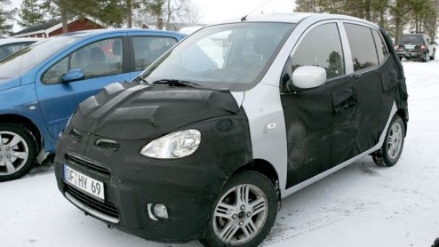 In deze Scoop! laten we je niet een auto zien, maar twee. Beide modellen waren op dezelfde tijd, op dezelfde plek en konden zodoende in een keer op de gevoelige plaat vast gelegd worden. Het gaat hier