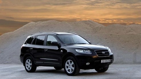 Het bestaat al wat langer, maar voor Hyundai is het de eerste keer: autos verkopen via het internet. Nu de Hyundai Santa Fe zich als een topper onder de SUVs heeft bewezen en de stoere auto niet opn