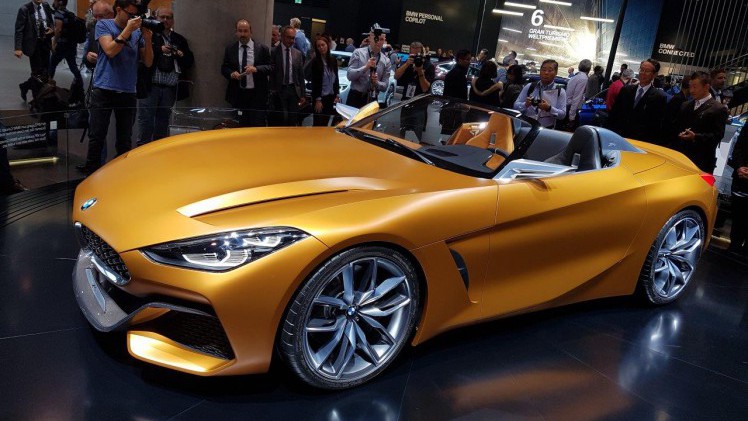 De IAA in Frankfurt barst uit z'n voegen van de primeurs. Een dag lang halen automerken auto's onder doeken vandaag. Vanaf eind deze week mag het publiek ervan genieten, een dikke week lang.