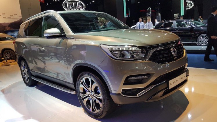 De IAA in Frankfurt barst uit z'n voegen van de primeurs. Een dag lang halen automerken auto's onder doeken vandaag. Vanaf eind deze week mag het publiek ervan genieten, een dikke week lang.