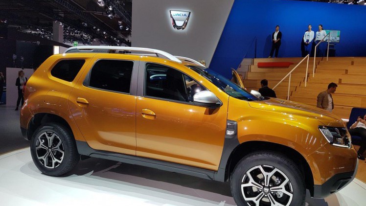 De IAA in Frankfurt barst uit z'n voegen van de primeurs. Een dag lang halen automerken auto's onder doeken vandaag. Vanaf eind deze week mag het publiek ervan genieten, een dikke week lang.