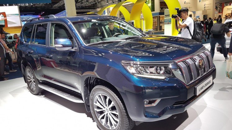 De IAA in Frankfurt barst uit z'n voegen van de primeurs. Een dag lang halen automerken auto's onder doeken vandaag. Vanaf eind deze week mag het publiek ervan genieten, een dikke week lang.