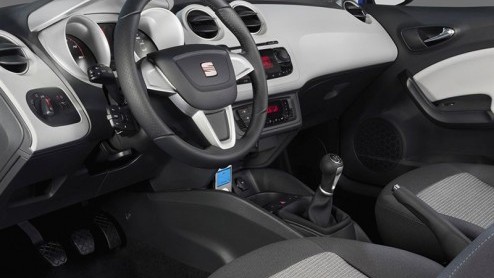Trots als Seat is op de nieuwe drie-deurs Ibiza, toont het merk vandaag nieuwe beelden van de SportCoupe in vol ornaat. Net als zijn vijfdeursbroer is de Spanjaard leverbaar met diverse benzine- en di