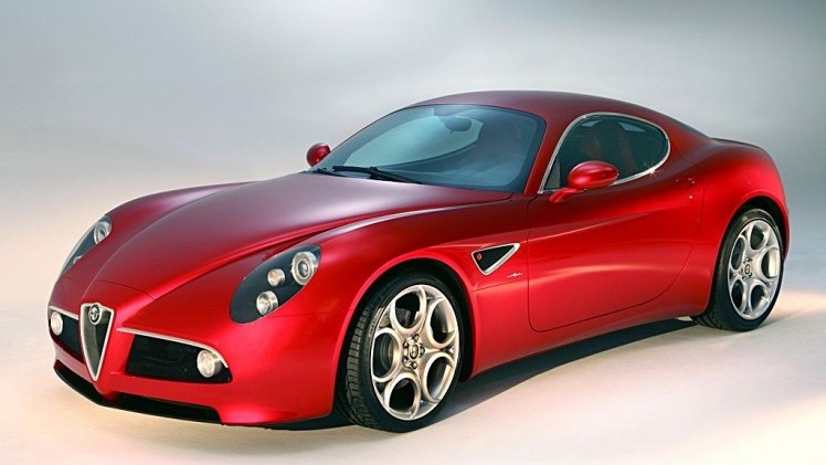 Introductie Alfa Romeo 'Giulia' op 24 juni krijgt bijval van een verkiezing waarin de meest iconische Alfa Romeo wordt uitgekozen.