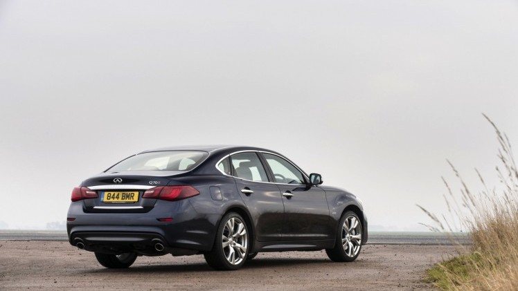 Autotest Infiniti Q70 2.2d diesel geeft carrire Infiniti M een waardig vervolg met veel zuinigere diesel.