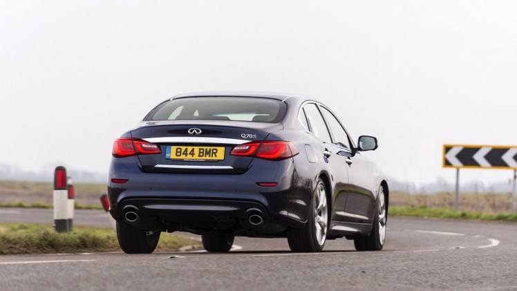Autotest Infiniti Q70 2.2d diesel geeft carrire Infiniti M een waardig vervolg met veel zuinigere diesel.