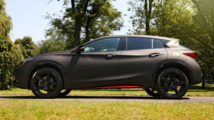 Infiniti komt met de speciale Q30 AntiChic Edition. Dat is (g)een vrouwenauto in het matzwart.