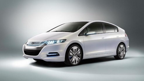 Een nieuwe hybride van Honda! De Japanners presenteren hun studiemodel Insight in Parijs. Deze nieuwkomer (hij komt in 2009!) wordt vergezeld door andere innovatieve modellen, zoals de waterstofauto F