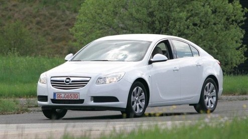 Opels Insignia werd onlangs aan de wereld voorgesteld. Daarvan was al bekend dat naast de sedan ook een Estate onderweg is. Nu kunnen we ook de hatchback onthullen.
