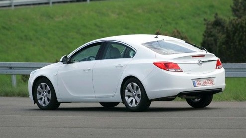 Opels Insignia werd onlangs aan de wereld voorgesteld. Daarvan was al bekend dat naast de sedan ook een Estate onderweg is. Nu kunnen we ook de hatchback onthullen.