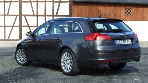 Samen met de stationversie van de Opel Insignia, de Sports Tourer, introduceert de Duitse fabrikant eveneens een tweetal nieuwe motoren, die ook in de sedan en hatchback beschikbaar komen. Daarmee sti