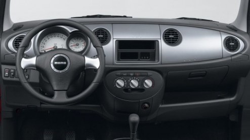 Daihatsu introduceert in augustus een nieuwe auto in het A-segment. De Trevis. De kleine Japanner, slechts 3,4 meter lang, zal het in dit segment gaan opnemen tegen de Toyota Aygo, Citron C1 en Peuge