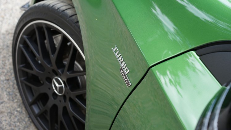 AMG verandert van koers en wilt niet alleen exclusief merk presenteren, maar ook als bereikbaar en authentiek performance merk van Mercedes-Benz. De AMG 43 modellen zijn daar goede voorbeelden van.