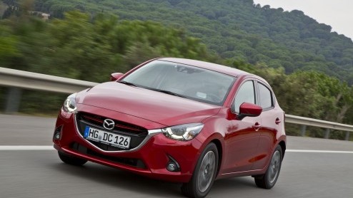 De vanafprijs van de Mazda2 was al een tijdje bekend, maar nu laat het merk weten dat er ook een speciale Intro Edition komt, waar veel gekozen opties in gebundeld worden. Ook is de prijs van de 115 p