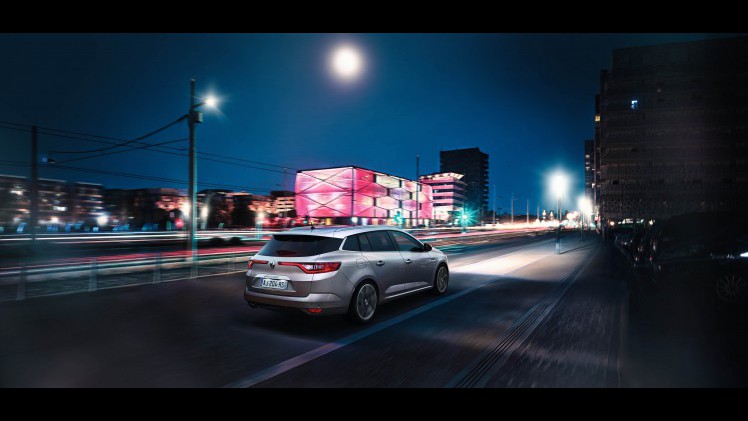 Renault zet de nieuwe Mgane Estate vanaf september 2016 bij de dealer in de showroom en trakteert op introductievoordeel met het Innovation Pack.