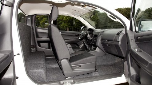 Autotest Isuzu D-Max 2,5 liter turbodiesel in Beekse Bergen