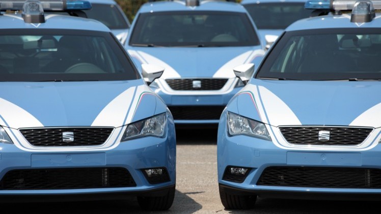 Geen Alfa Romeo, Fiat of Ferrari, maar een Seat Leon. De Italiaanse politie is in Spanje gaan shoppen voor nieuwe patrouillewagens.