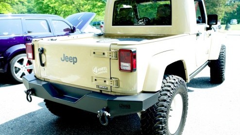 Het Chrysler concern meldt trots wat ze te bieden hebben op de SEMA-show in Las Vegas. Een aantal modellen zijn al de revue gepasseerd, maar er is meer. Wat te denken van een uitgedoste Jeep Wrangler 