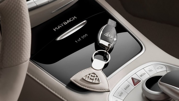 Voor wie een S-Klasse Cabriolet nog niet luxe genoeg vindt komt Mercedes-Maybach nu met de S 650 Cabriolet. Een jacht op wielen, aldus Mercedes.