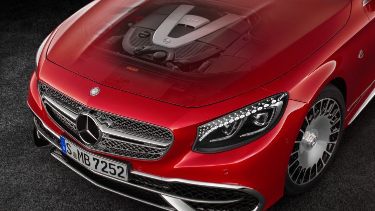 Voor wie een S-Klasse Cabriolet nog niet luxe genoeg vindt komt Mercedes-Maybach nu met de S 650 Cabriolet. Een jacht op wielen, aldus Mercedes.