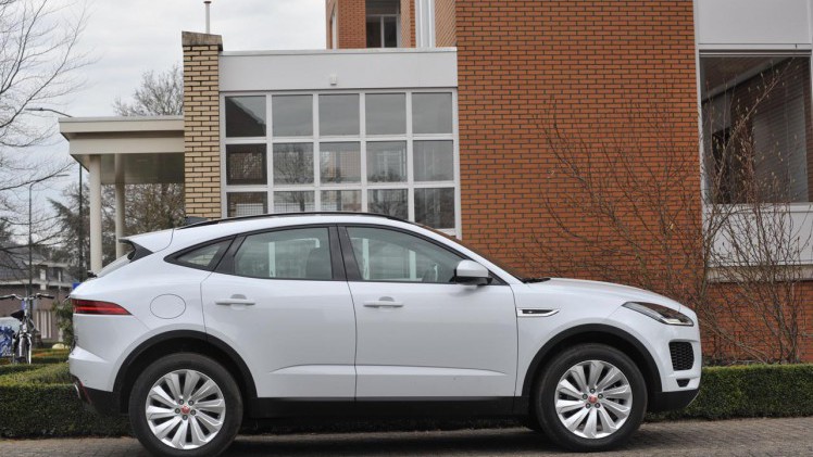 Jaguar brengt met de E-Pace een compacte SUV op dezelfde basis als de Range Rover Evoque.