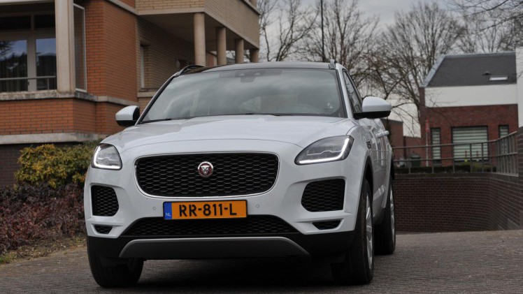 Jaguar brengt met de E-Pace een compacte SUV op dezelfde basis als de Range Rover Evoque.