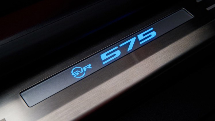 Jaguar lanceert op de F-type SVR een Graphic Pack in diverse kleuren.