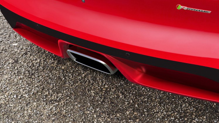 De Jaguar F-Type krijgt een nieuwe instapversie, die het moet doen met slechts vier cilinders. Met een vermogen van 300 pk is dat echter zeker geen behelpen. De vanafprijs zakt er ook iets door.
