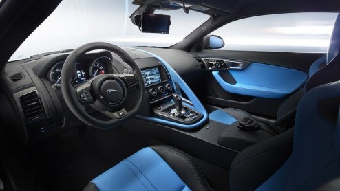 Tijdens de twintigste etappe van de Tour de France wordt een speciale F-Type Coup van Jaguar Special Operations aan de vloot toegevoegd.