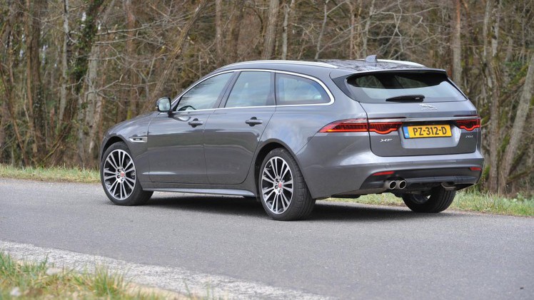Jaguar bouwt gelukkig weer een fraaie Sportbrake op basis van de XF. De auto heeft dankzij de aluminium koets aan gewicht verloren en beschikt over prettige 4 cilindermotoren.