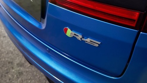 Autotest Jaguar XFR-S Sportbrake: de ultieme droom voor huisvaders met lef. Deze XF met 5.0 V8 Supercharger is tot supercarsnelheden in staat maar doet dat niet zonder stij.
