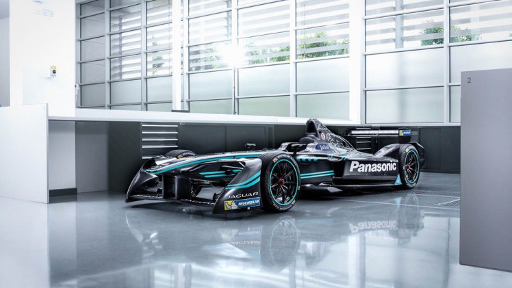 Jaguar keert terug in de autosport met deelname aan de Formule E met het Panasonic Jaguar Racing team. Achter het stuur wellicht ook een Nederlandse rijder.