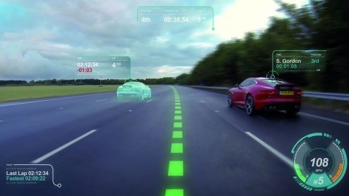 Jaguar Land Rover is volop bezig met de ontwikkeling van geavanceerde technologien om bestuurders beter en veiliger te informeren. De nieuwste techniek is de Virtual Windscreen.
