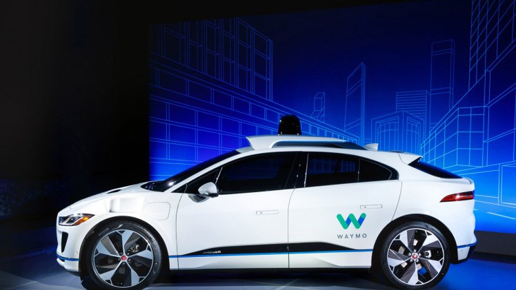 Jaguar werkt samen met Waymo (voorheen Google) aan een autonoom rijdende I-Pace.