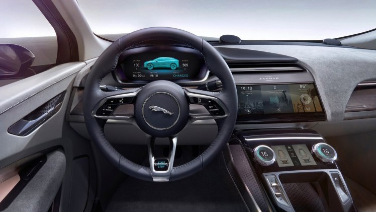 Jaguar presenteert de i-Pace Concept, een voorbode voor een volledig elektrische, sportieve SUV. De prestaties zijn van sportwagenniveau...