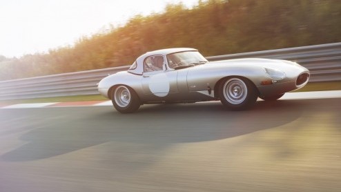 Zes stuks Jaguar Lightweight E-Type gepresenteerd.