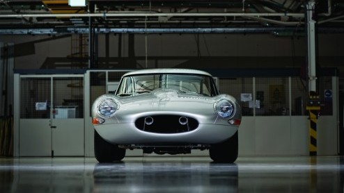 Zes stuks Jaguar Lightweight E-Type gepresenteerd.