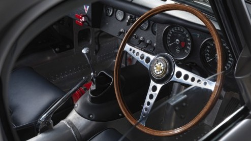 Zes stuks Jaguar Lightweight E-Type gepresenteerd.