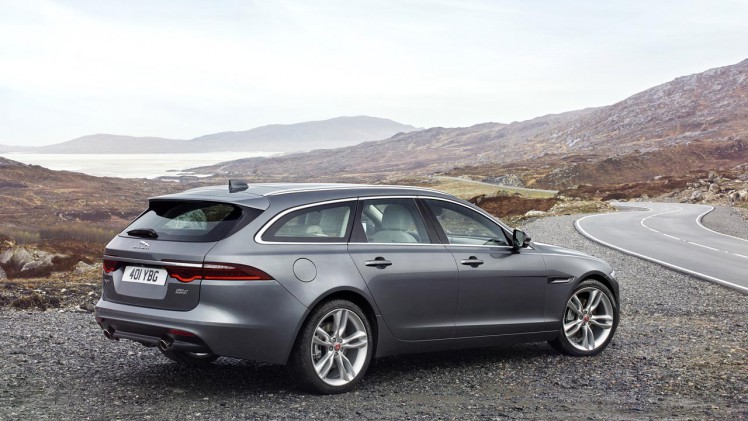 Jaguar komt in het najaar met de nieuwe generatie XF Sportbrake, een langgerekt ogende, sierlijn gelijnde stationwagon.