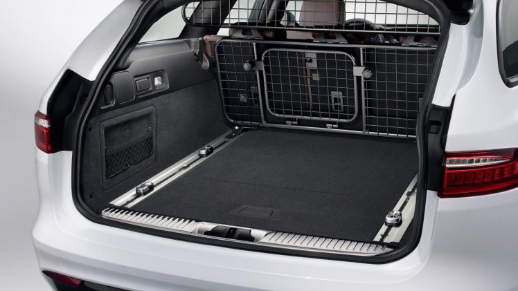 Jaguar komt in het najaar met de nieuwe generatie XF Sportbrake, een langgerekt ogende, sierlijn gelijnde stationwagon.